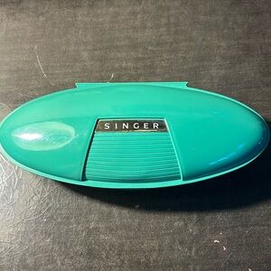 Vintage 1960 SINGER buttonholer